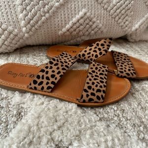 Sunny feet animal print sandal, size 7.5